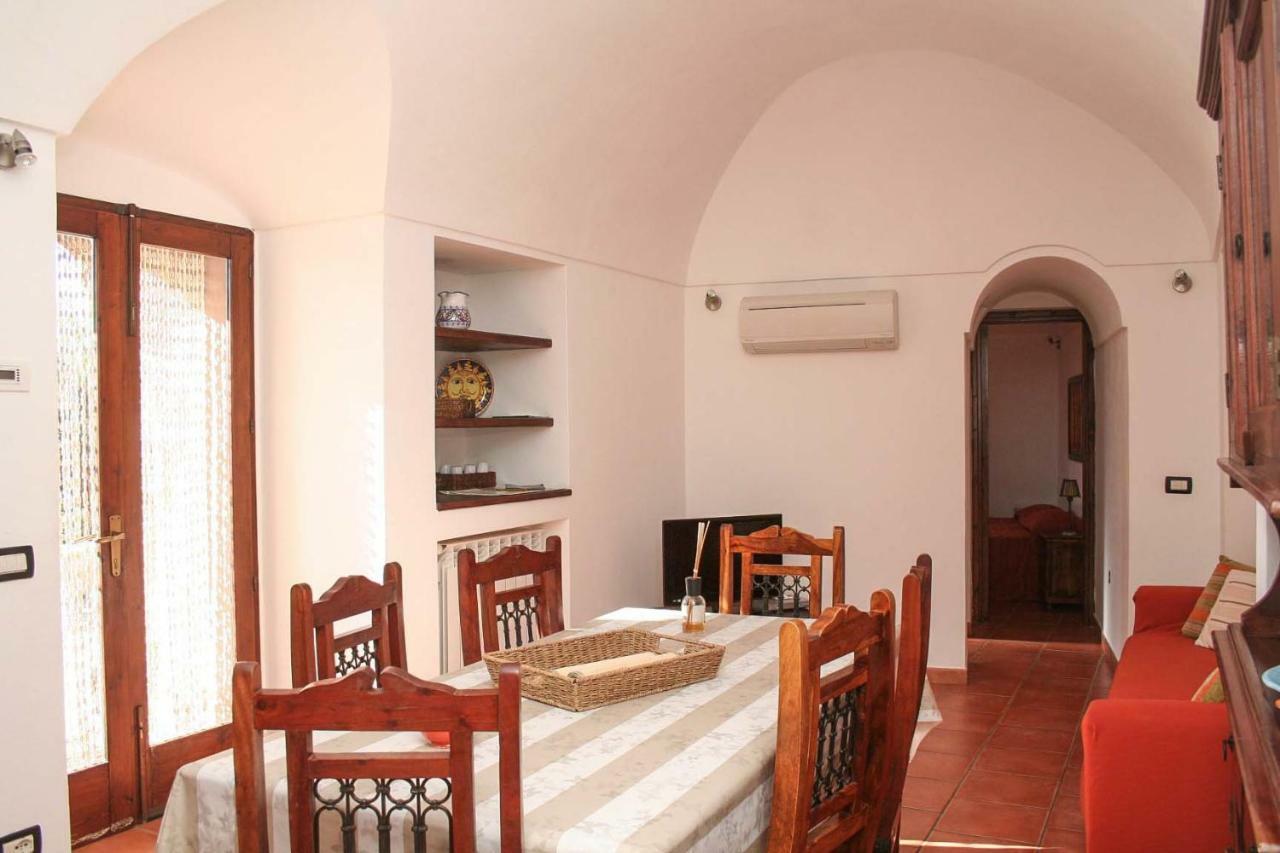 Dammuso Favarelle Da Caty Appartement Scauri  Buitenkant foto